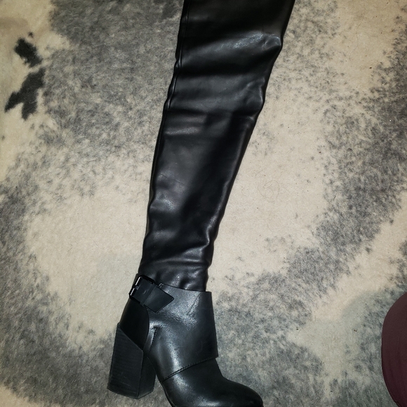 Thigh high stretch boots - Picture 1 of 2